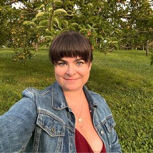 Meet your Posher, Emilee